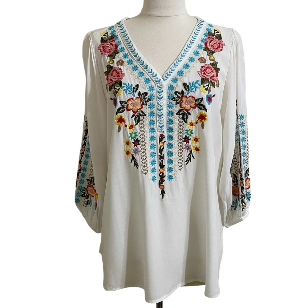 ANDREE White Embroidered Boho White Relaxed Fit V-neck Shirt Medium